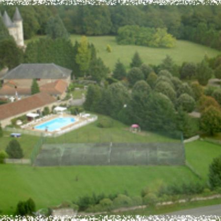 Hotellerie De Plein Air Camping Leychoisier Bonnac-la-Côte Esterno foto