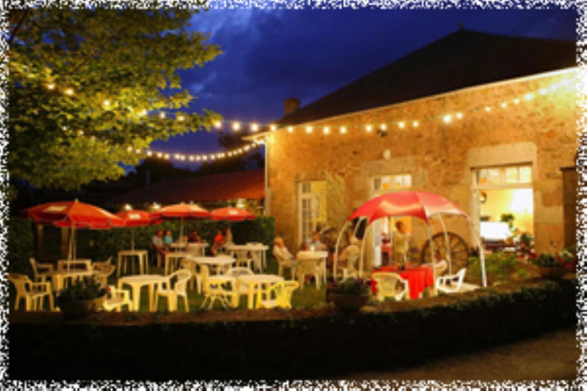 Hotellerie De Plein Air Camping Leychoisier Bonnac-la-Côte Esterno foto